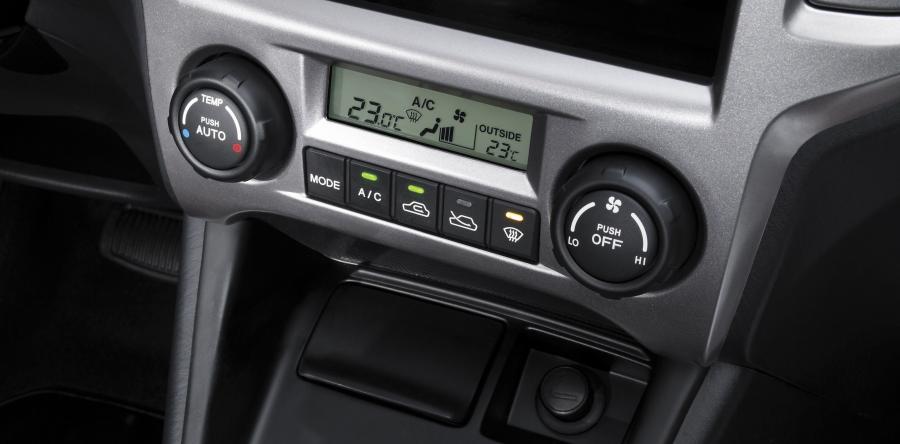 Детали интерьера Hyundai Matrix 2008 года  (фото 20 из 52)